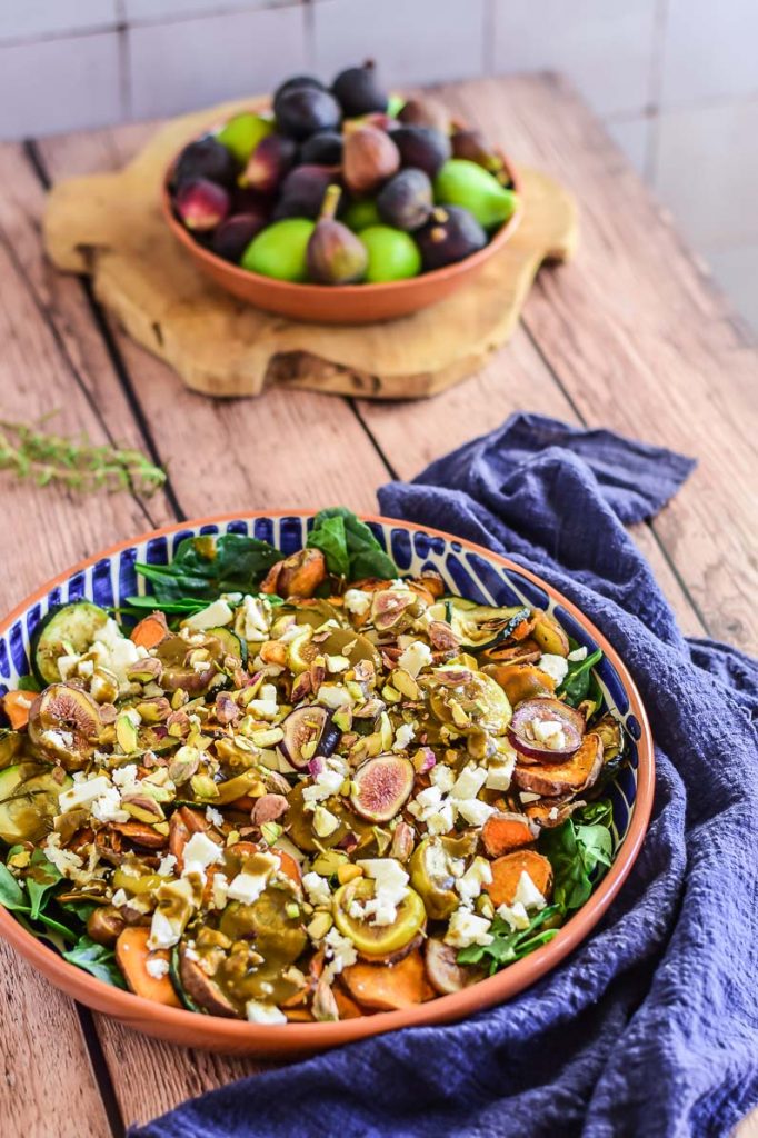 vijgen en geroosterde groente salade met pistache 